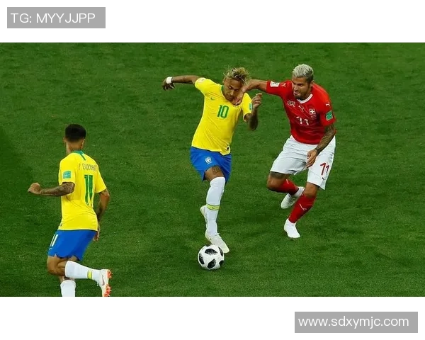 足球场上的魅力风采足球明星型男的时尚瞬间与精彩瞬间合集